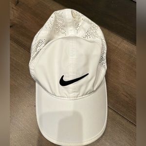Women’s golf hat